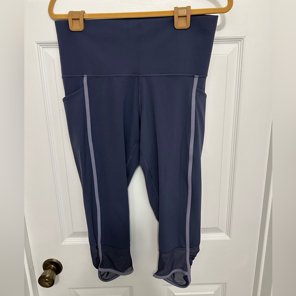 Athleta Salutation Stash Pocket Capri